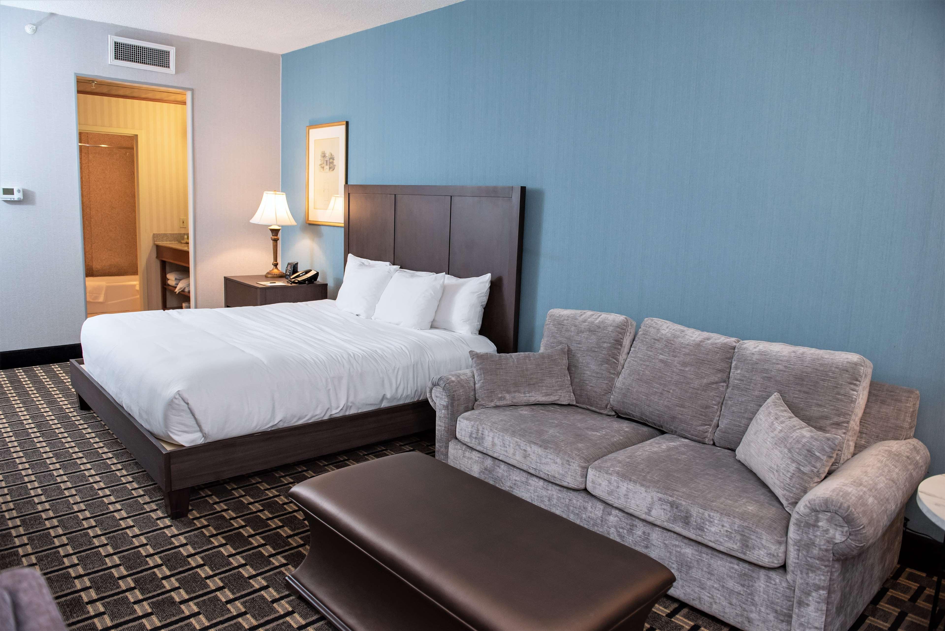 At The Colonnade - A Doubletree By Hilton Hotel 4*