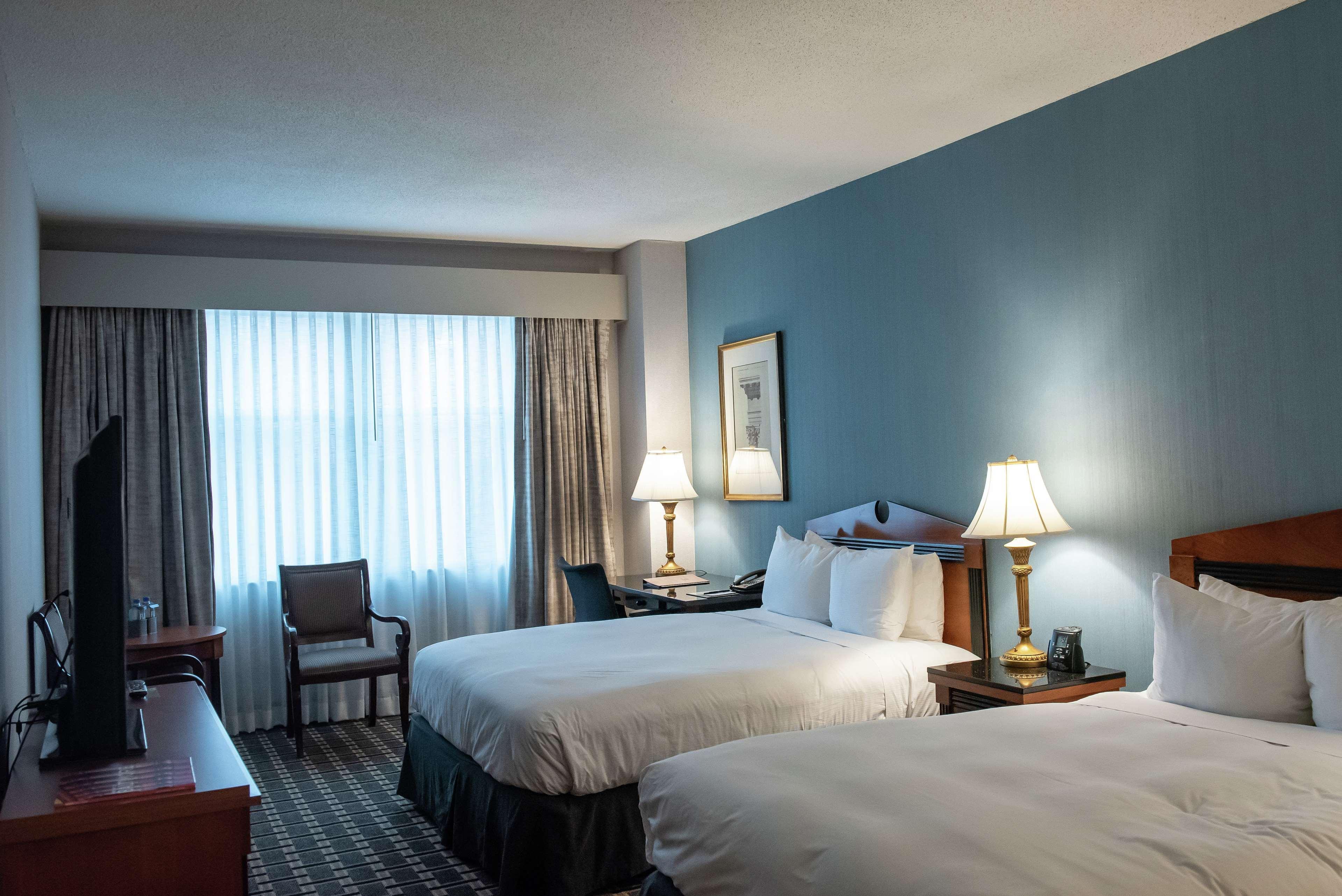 Hotel At The Colonnade - A Doubletree By Hilton