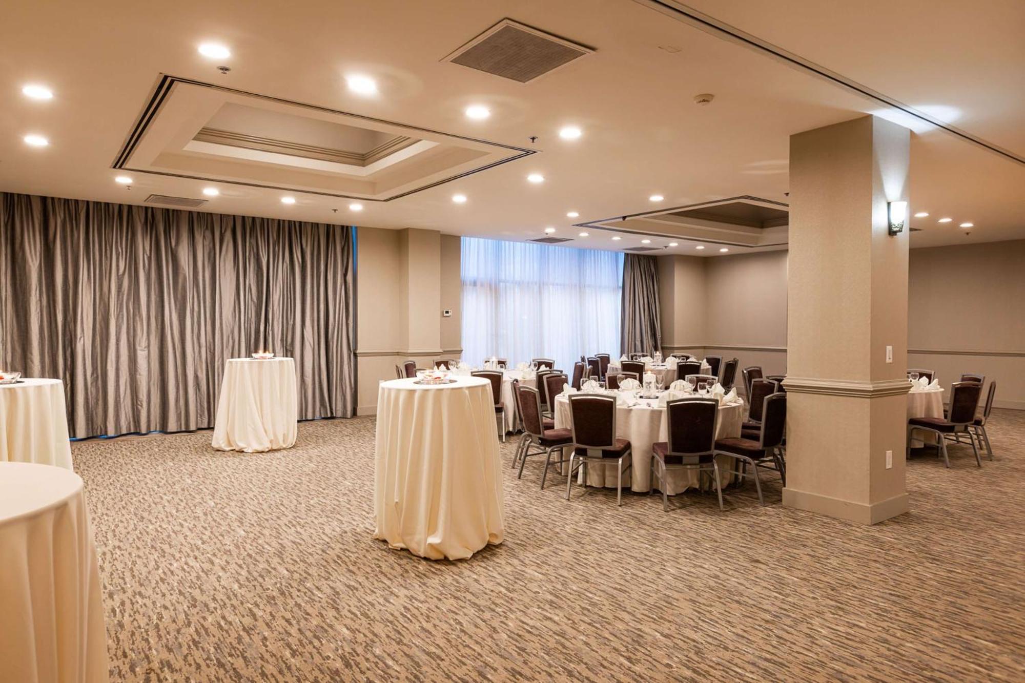 At The Colonnade - A Doubletree By Hilton Hotel 4*