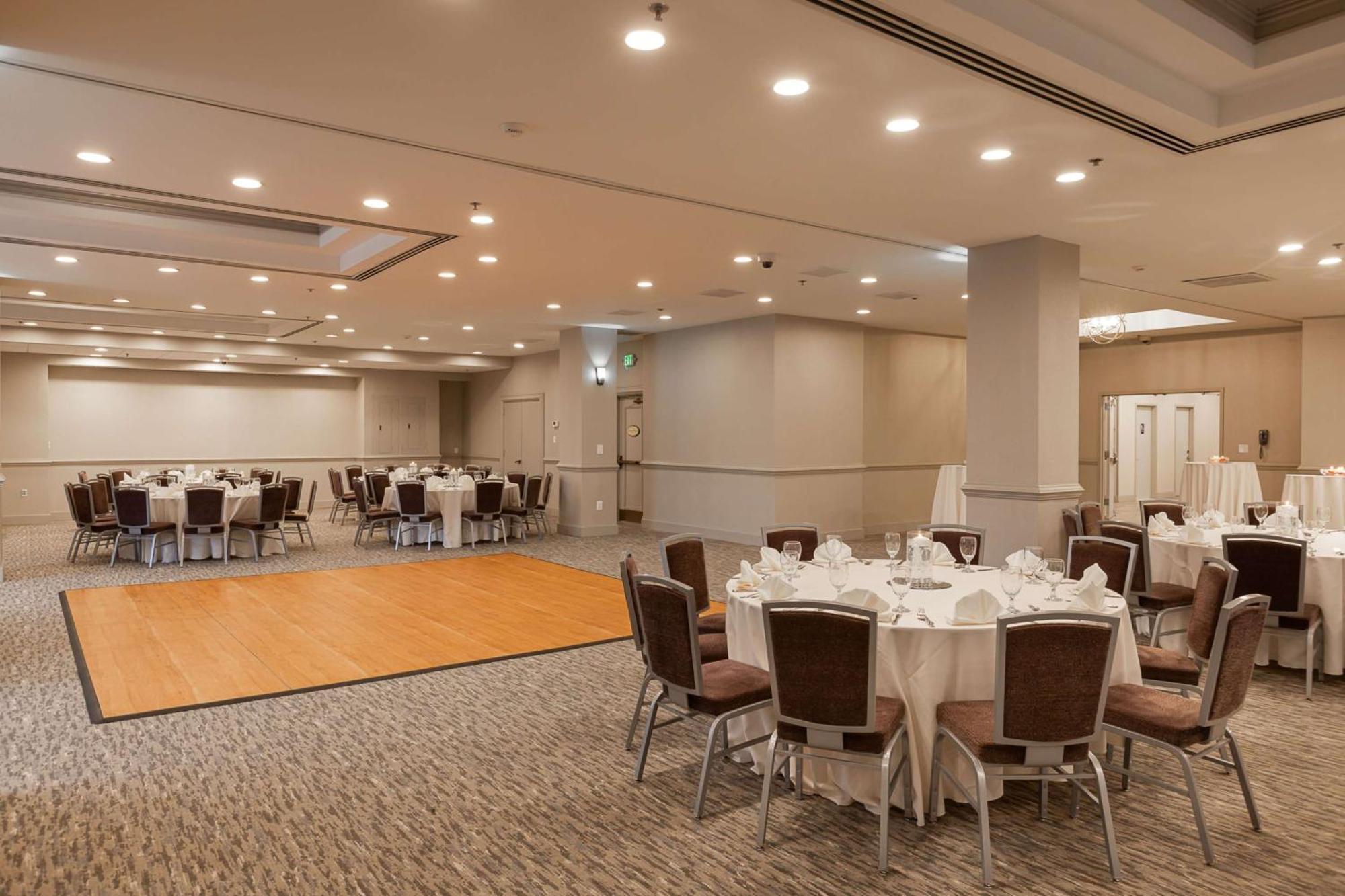 At The Colonnade - A Doubletree By Hilton Hotel 4*