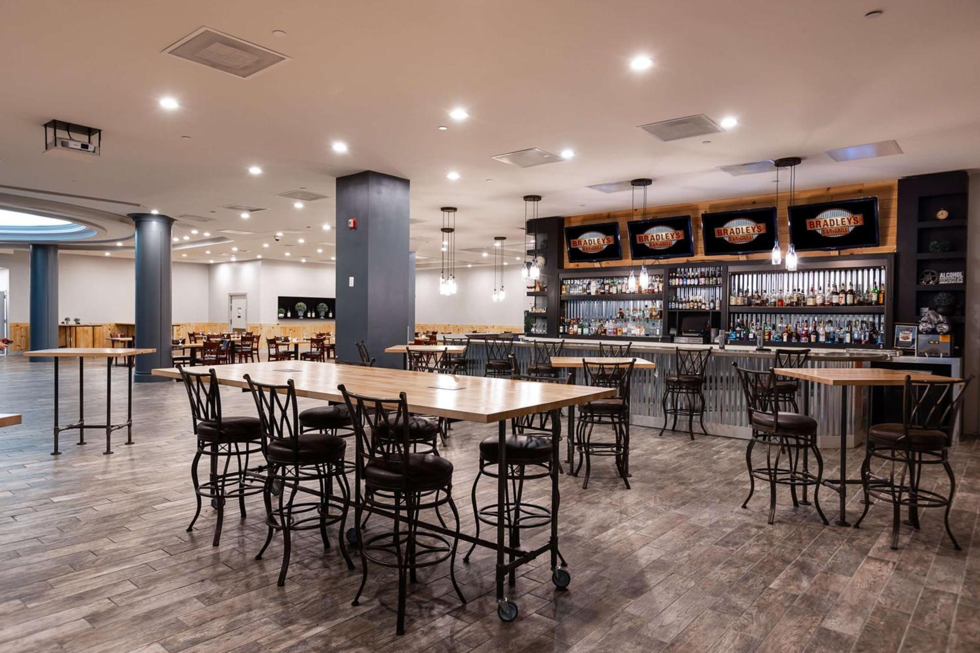 At The Colonnade - A Doubletree By Hilton 4*