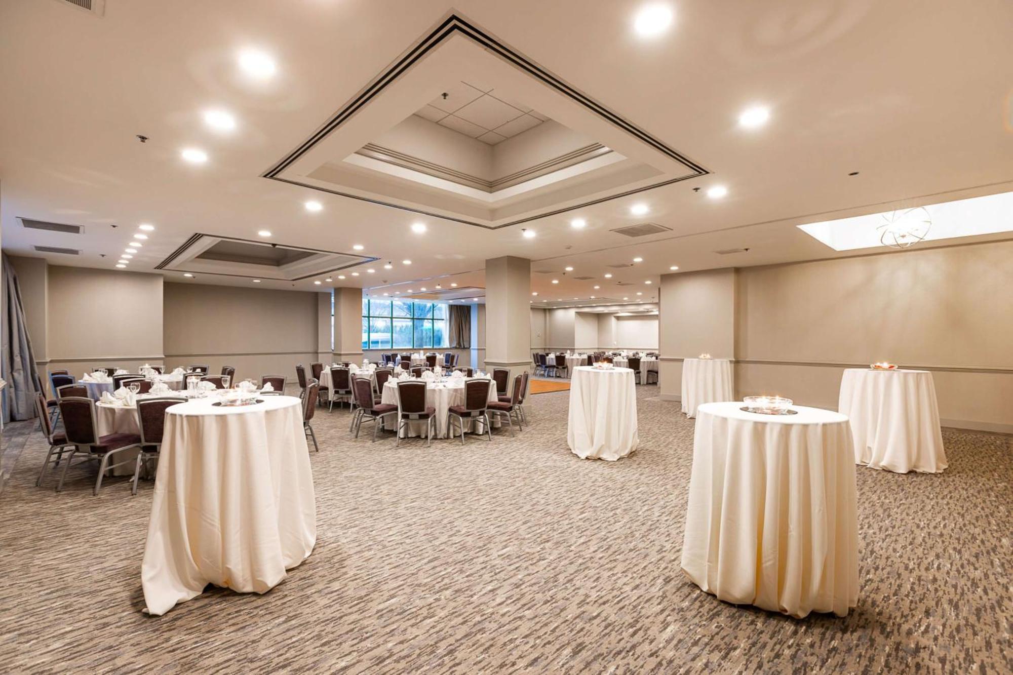 At The Colonnade - A Doubletree By Hilton Hotel 4*