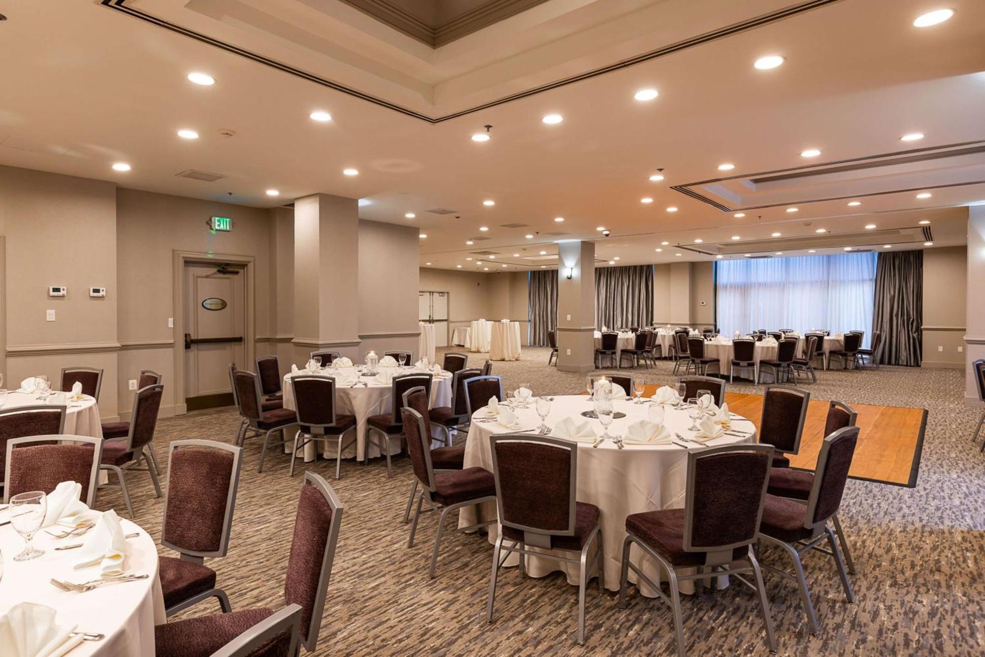 Hotel At The Colonnade - A Doubletree By Hilton
