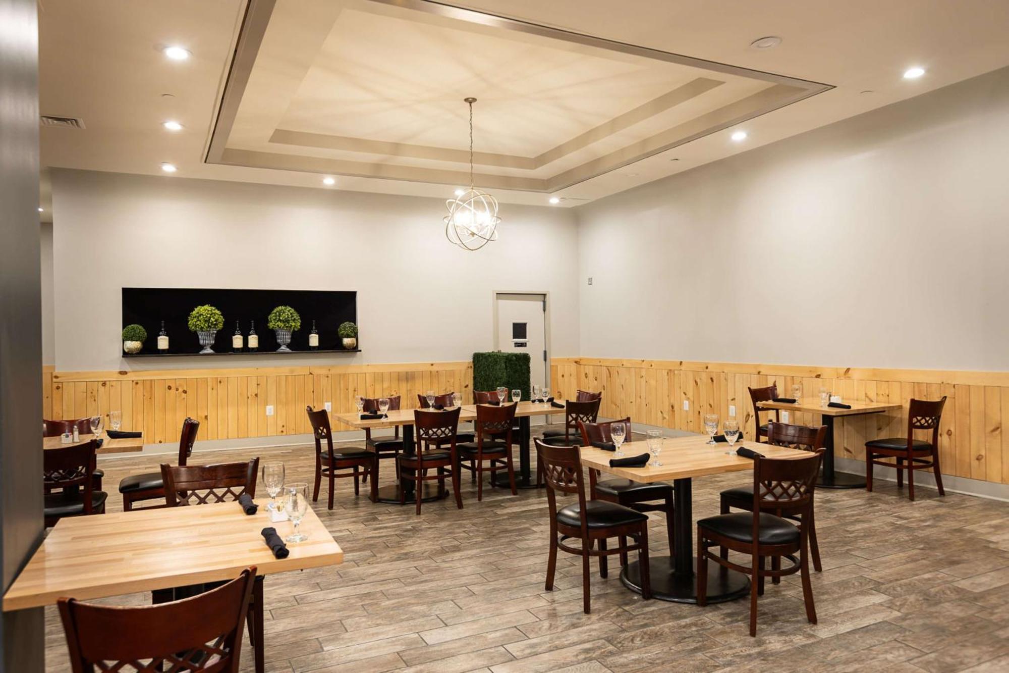 At The Colonnade - A Doubletree By Hilton Hotel