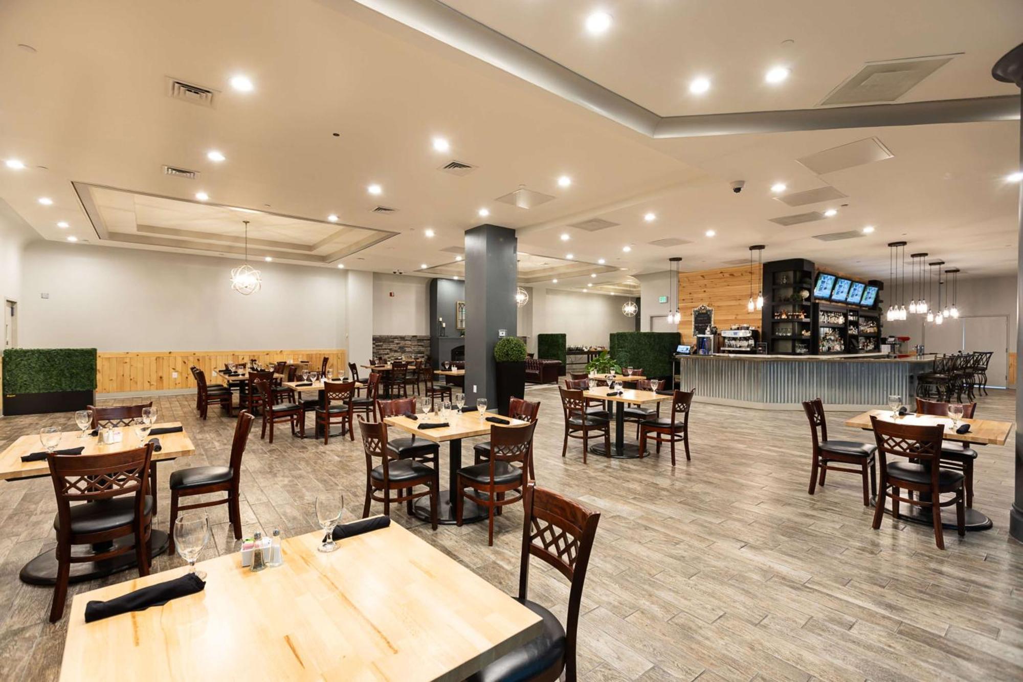 At The Colonnade - A Doubletree By Hilton