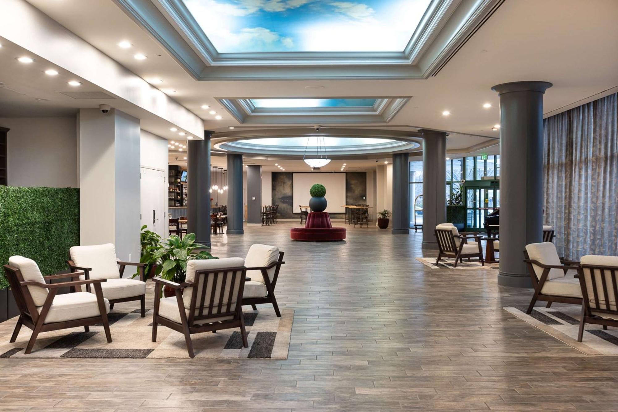 Hotel At The Colonnade - A Doubletree By Hilton